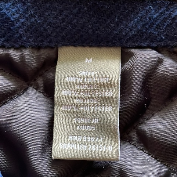 St. John's Bay shirt jacket sz Medium. 100% cotton, button-up, quilted lining - Picture 6 of 10